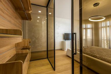 کمد شیشه ای چیست و چه مزایایی دارد؟